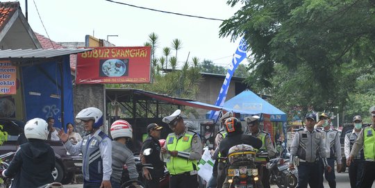 802 Polisi Jaga Perbatasan di Kota Bekasi Selama PSBB