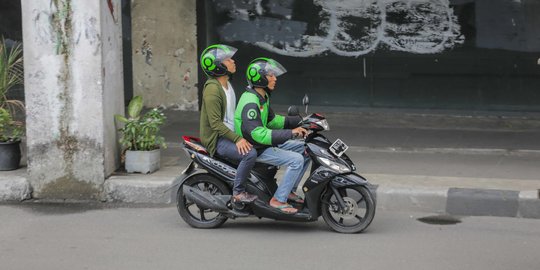 Tak Ikuti Aturan Luhut, Anies Tegaskan Larangan Ojek Angkut Penumpang