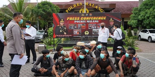 Vandalisme di Underpass Karanglo Malang Ada Logo Anarko, 10 Anak Punk Diperiksa