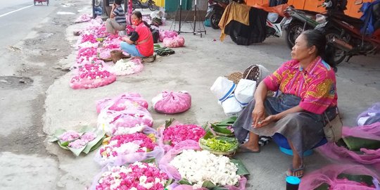 Jelang Ramadan Pedagang Bunga Tabur Di Solo Sepi Pembeli Merdeka Com