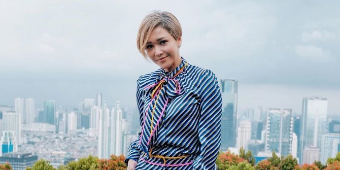 Galang Dana Hampir Rp2 Miliar, Maia Estianty dan Geng Tempe Salurkan APD ke 168 RS