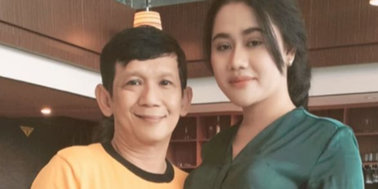 Beda 32 Tahun, Ini 7 Momen Romantis Pelawak Ginanjar dan Istri yang Tengah Hamil