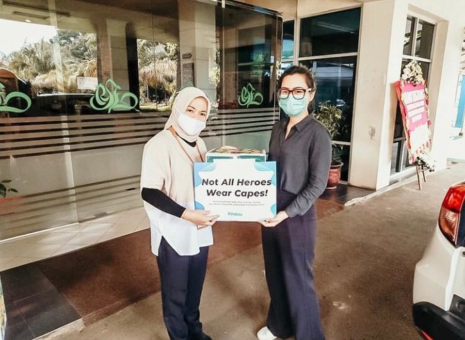 7 potret cantik twindy rarasati artis dan model yang umumkan positif covid 19