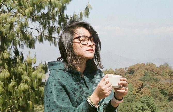 7 potret cantik twindy rarasati artis dan model yang umumkan positif covid 19