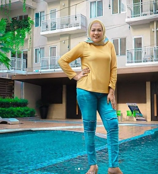 elly sugigi