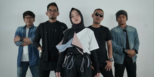 Nissa Sabyan Pakai Mikrofon Seharga Mobil, Armand Maulana Sampai Melongo
