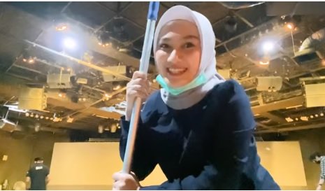 melody datang ke theater dan menyapu panggung jkt48