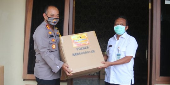 Jadi Rujukan Penanganan Pasien Corona, RSUD Karanganyar Dapat Bantuan APD dari Polisi