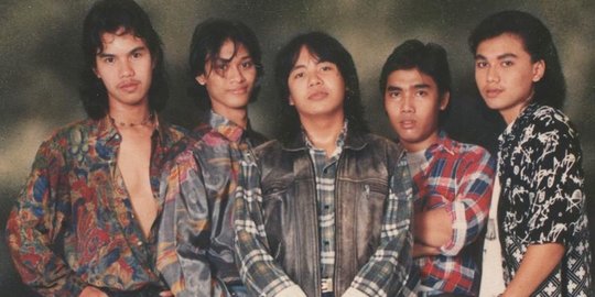 Ari Lasso Unggah Foto Lawas Grup Dewa 19, Sosok Ahmad Dhani Jadi