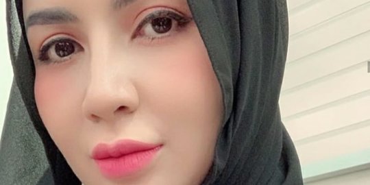 Lama Tak Muncul di TV, Intip 5 Potret Cantik Five Vi dalam Balutan Hijab