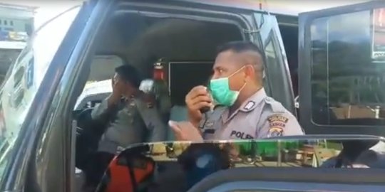 Klarifikasi Kapolres Jayapura Soal Video Polisi Pakai Rotan Agar Warga Disiplin