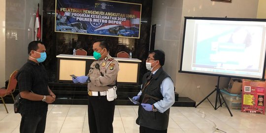 2.000 Sopir Angkot dan Ojek di Depok Terima Bantuan Selama 3 Bulan