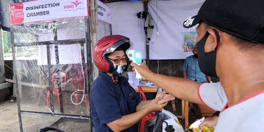 Peran Korban PHK Jadi Pengawas Karantina Wilayah Parsial di Bogor