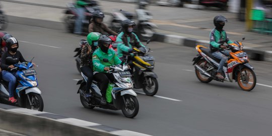 Selama PSBB, Ojek Online Masih Nekat Angkut Penumpang