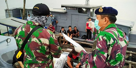 TNI AL Amankan 22 TKI Ilegal dari Malaysia