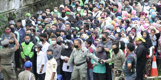 Baznas Ingatkan Kantor Daerah Tak Buat Antrean Orang Saat Bagikan Bantuan