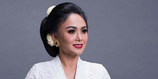 Unggah Foto Pakai Kebaya Jawa, Penampilan Yuni Shara Jadi Sorotan