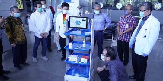 Mengenal Robot RAISA, Alat Canggih untuk Bantu Tenaga Medis Merawat Pasien Corona