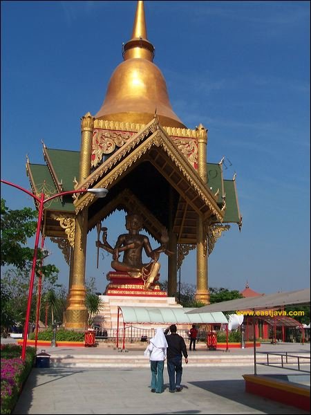 patung buddha 4 wajah