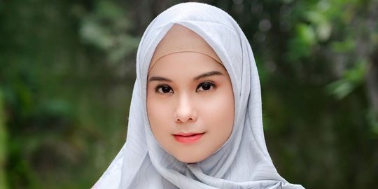 Bikin Pangling, Ini Potret Annisa Pohan Kenakan Hijab yang Banyak Dipuji Warganet