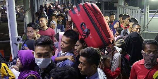 PKS Nilai Larangan Mudik Terlambat, Ribuan Warga Jabodetabek sudah Pulang Kampung