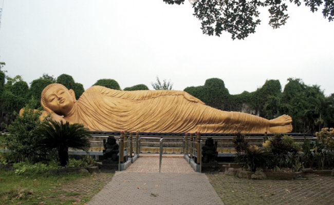Mengunjungi 2 Patung Budhha Tidur Di Jawa Timur Tak Kalah Indah Dari Thailand Merdeka Com