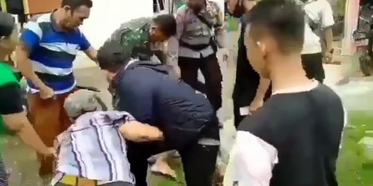 Gara-Gara Sembako Ketua RT Berkelahi dengan Warga, Polisi & TNI Sampai Turun Tangan