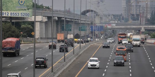 Sehari Jelang Larangan Mudik, Kendaraan Keluar Jakarta Meningkat 27 Persen