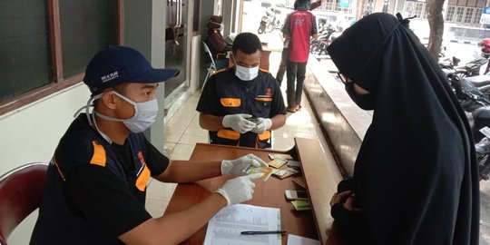 Tak Bisa Mudik, Ratusan Mahasiswa UMS Peroleh Bantuan Voucher Makan