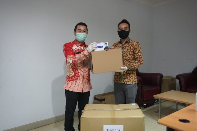 pembagian masker ke pegawai kemendagri dan bnpp