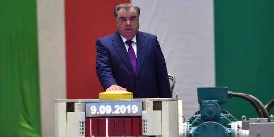 Presiden Tajikistan Minta Petani Tunda Puasa Ramadan karena Pandemi Corona