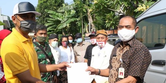 Wali Kota Solo Antar Pulang ODP yang Selesai Karantina