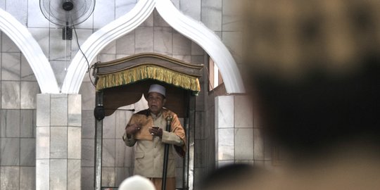 Ini Hukum Salat Jumat Lewat Online Dan Penjelasan Para Ulama Merdeka Com