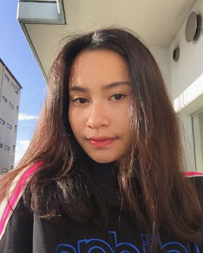 satine zaneta