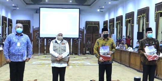 Atasi Pandemi Corona, Gubernur Jatim Buka Lowongan 313 Tenaga Kesehatan