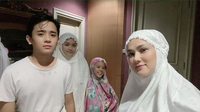 mulan jameela dan anak anaknya