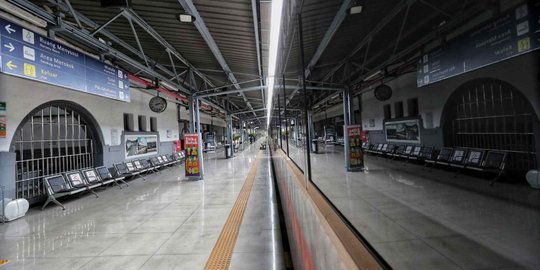 Suasana Stasiun Pasar Senen Usai Larangan Mudik