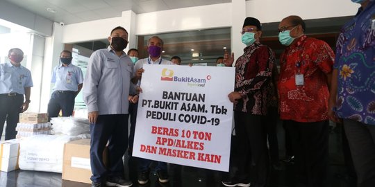 Bantu Lawan Corona, Bukit Asam Salurkan Pangan dan APD ke Muara Enim dan Lahat