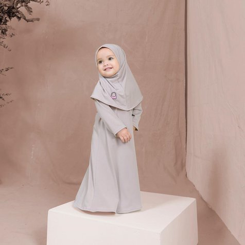 anak artis imut pakai hijab