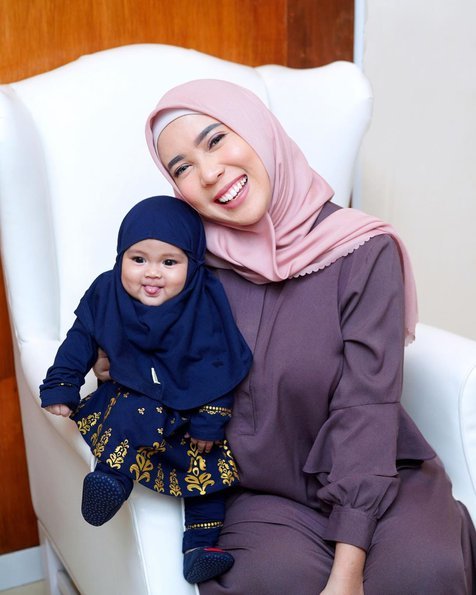 anak artis imut pakai hijab