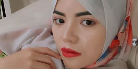 Sambut Ramadan, Ini 5 Potret Dinar Candy yang Cantik dengan Hijab