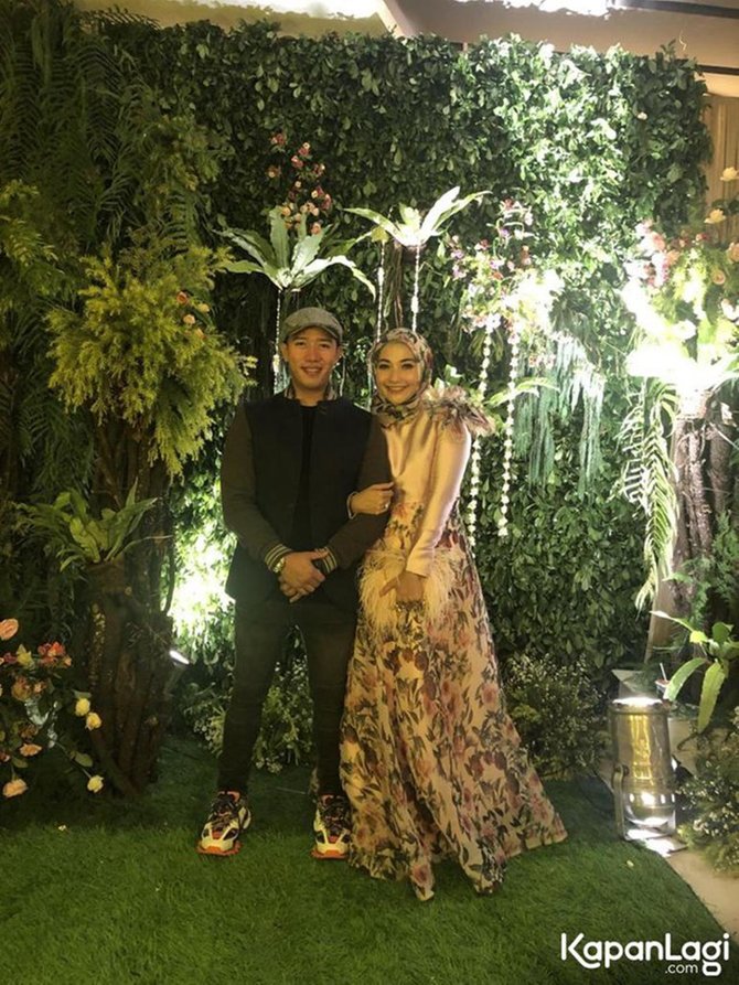 potret ruri dan sang istri