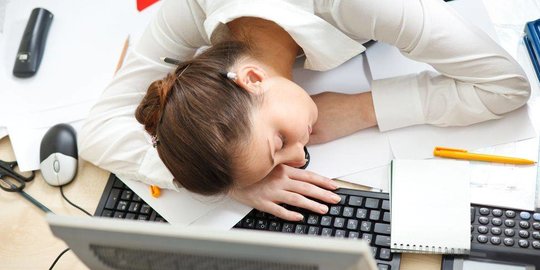3 Cara Cegah Kelelahan ketika Bekerja dari Rumah