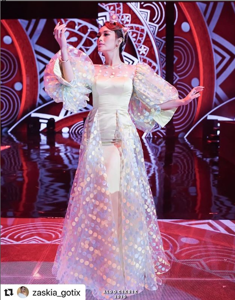 desain baju zaskia gotik