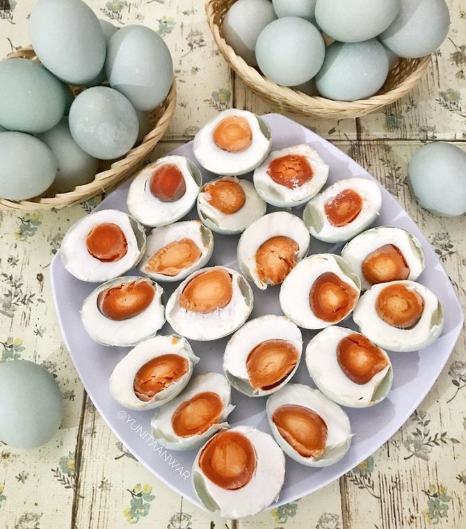5 Cara  Membuat  Telur  Asin  Lembut dan Gurih Mudah 