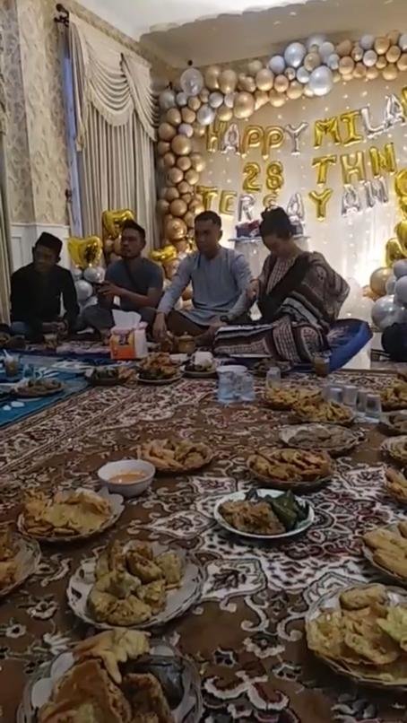 zaskia gotik ulang tahun