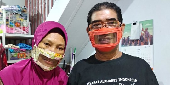 Keren, Pasangan di Makassar Buat Masker Khusus Penyandang Bisu dan Tuli