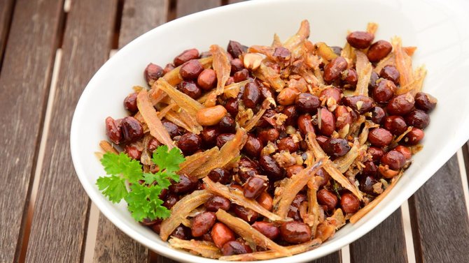 ilustrasi sambal goreng teri kacang