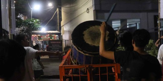 Pukul Bedug, Tradisi Warga Bangunkan Sahur Selama Ramadan