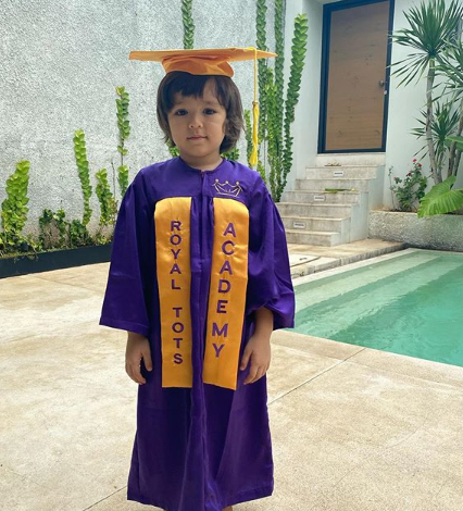 el barack putra jedar wisuda